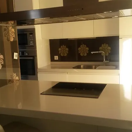 Luxury Rosso Apartment *